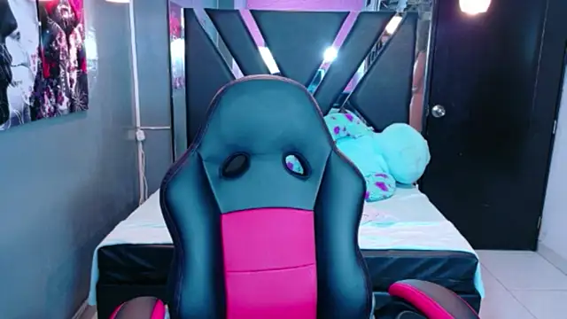 Megan_Rai Chat XXX in diretta