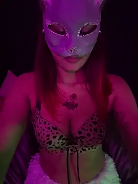 Chat +18 de MiNniE_666 ao vivo