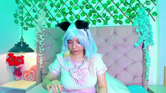 Živý XXX chat Kira-Berry
