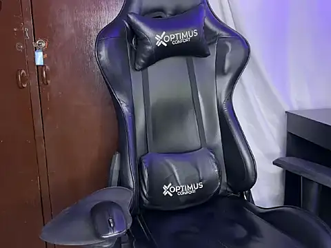 Chat XXX en directo de BigTitsGirl04
