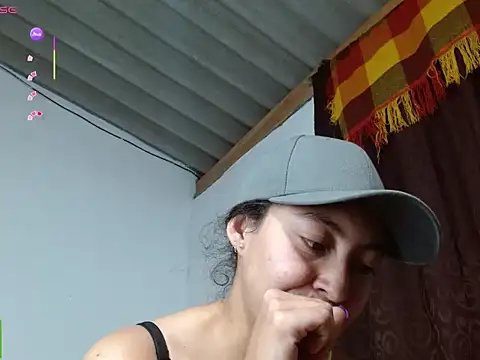 Chat +18 de Amitlu_ ao vivo