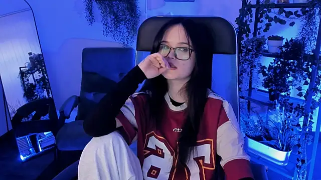 Elainebeness Chat XXX in diretta