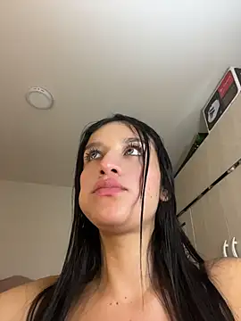 Chatroom XXX en direct de Emmily_19