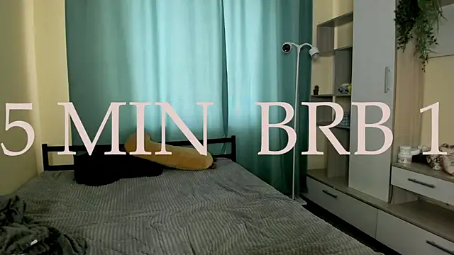 LilMonyy webcam show