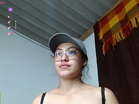 Amitlu_'s Live XXX Chat