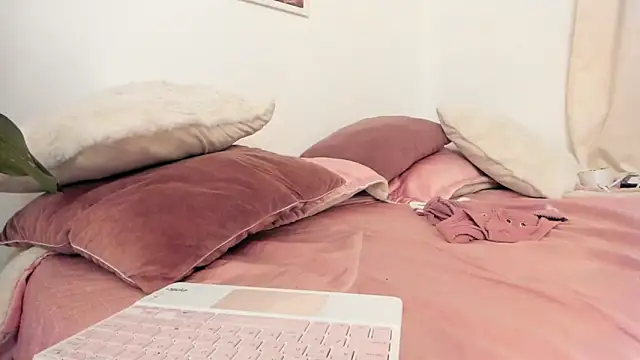Chatroom XXX en direct de canelleGarces