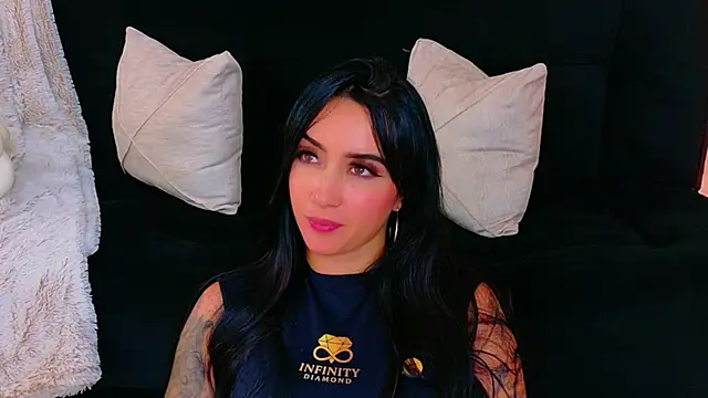 EmmyEvans1's Live XXX Chat