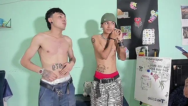 Онлайн чат XXX TYLERhHOT2005