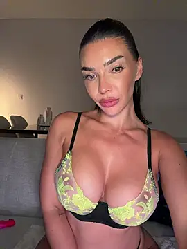 krissiswrld- Adlı Modelin Canlı XXX Sohbeti