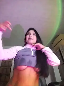 MADDIIESQUIRT Webcam show