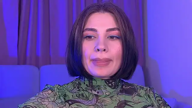XXX chat uživo modela AdrianaToress