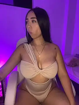 nyna_1 Adlı Modelin Canlı XXX Sohbeti