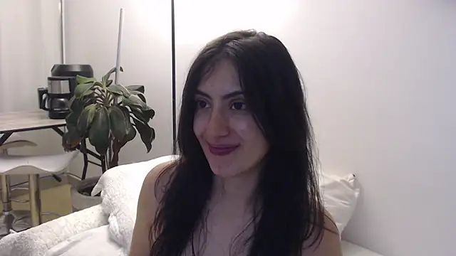 MIYESSI Live XXX-chat