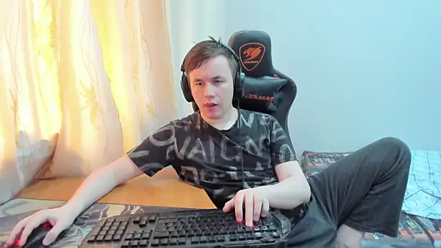 iliaskrislove's Live XXX Chat