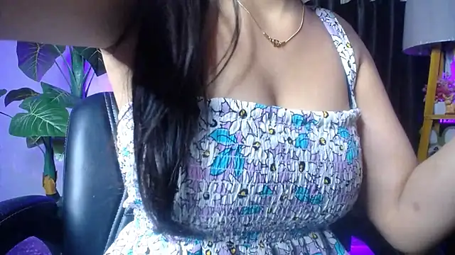 kiara_1122's Webcam Show