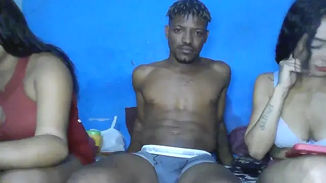 Chat XXX en directo de thasmyni