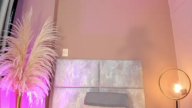 AndraCyruss' Live XXX Chat