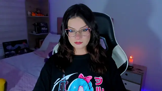 Chat +18 de OphelianaRose33 ao vivo