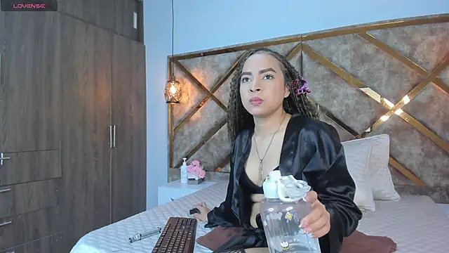 Chatroom XXX en direct de Lucia_jane
