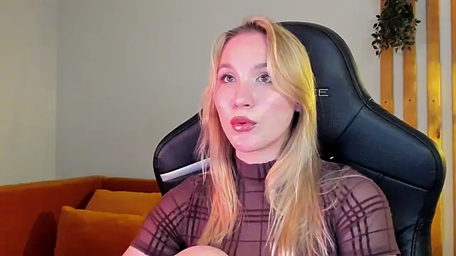 ElaraVoltage Chat XXX in diretta