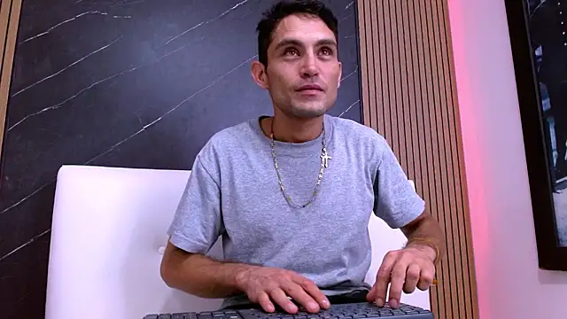 Chat XXX ao vivo de Andres_Colins1