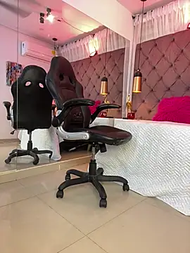 Auri__n Live XXX chat