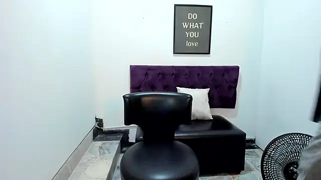 Iansayd333's Live XXX Chat