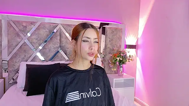 Chat XXX en directo de LolaGray__