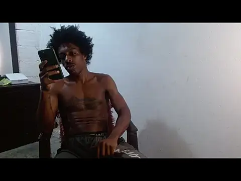 Larry-n-clouds Show Webcam