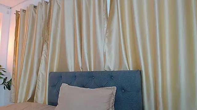 XXX chat uživo modela Emma_hassani