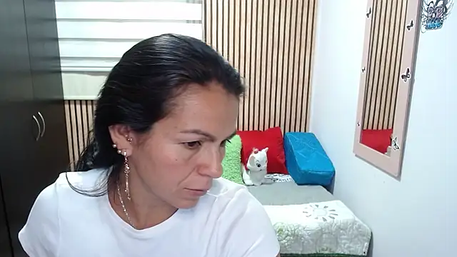 camilavargas_: онлайн-секс-чат