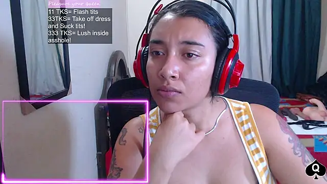 Robin_H00t_2's Live XXX Chat