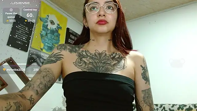 Chat +18 de ZoeBakers_ ao vivo