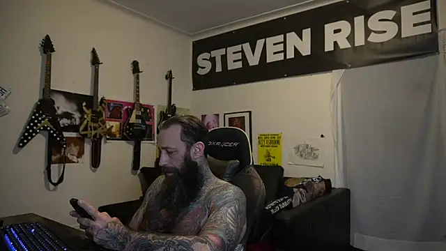 StevenRiseNYC Show in webcam