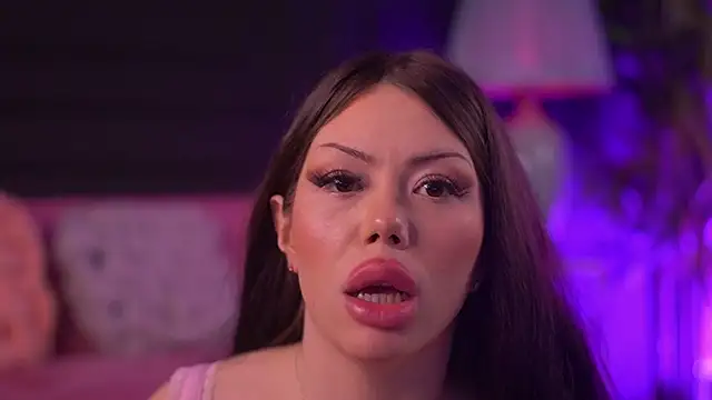 AlessiaNoire Chat XXX in diretta