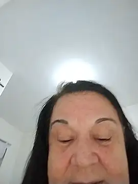 Yaya_Mineira's Live XXX Chat