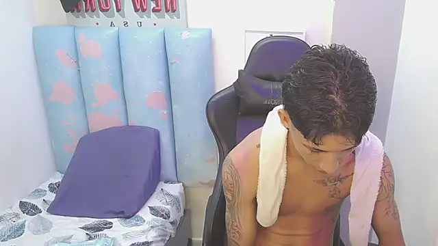 liam_play Chat XXX in diretta