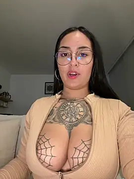 Chatroom XXX en direct de Rae_Lil_White