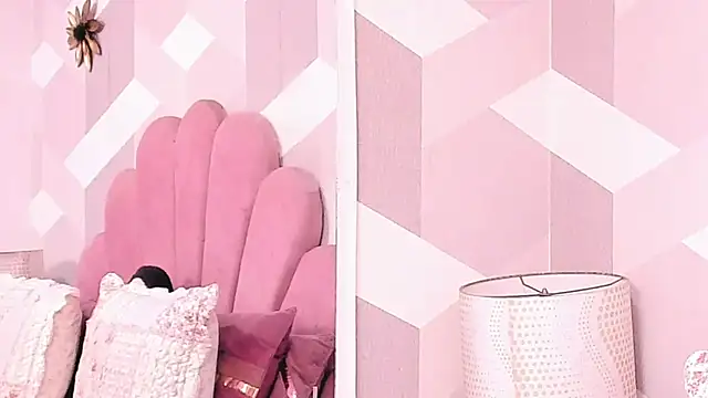 KylieMonnett Show Webcam