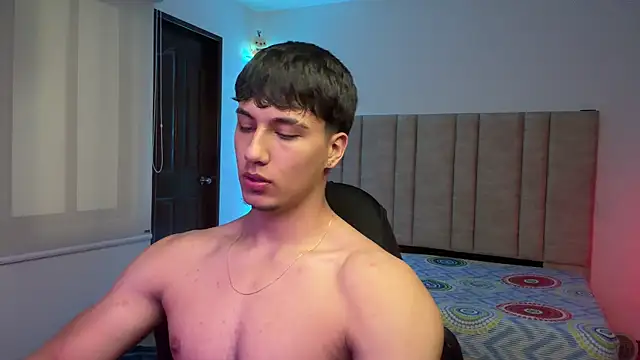 CHRIS_MORGAN1 Adlı Modelin Canlı XXX Sohbeti