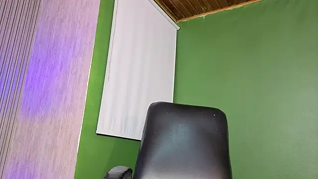 sharlot_hs' Live XXX Chat