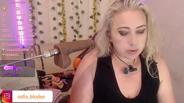 sofiacurvy_45 élő XXX-chatje