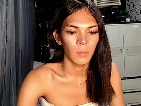 GORGEOUS_CARMEE: διαδικτυακό σόου στην κάμερα