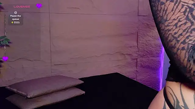 Osiriss_ Live XXX Chat
