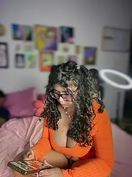 Simone_Miller webkamerás műsora