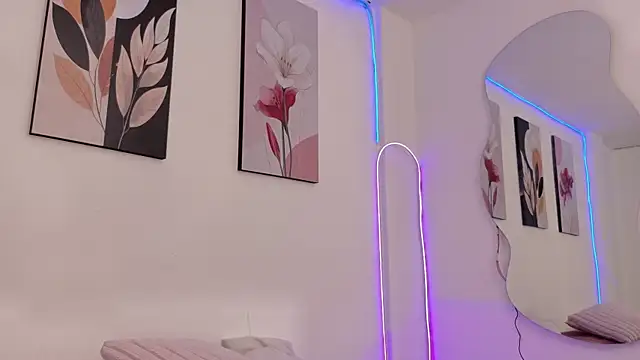Chat +18 de natasha__black ao vivo