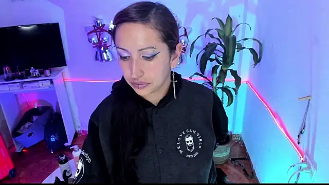 LucyStrike_'s Webcam Show