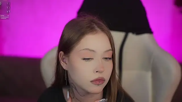 Živý XXX chat Esmie_Smile