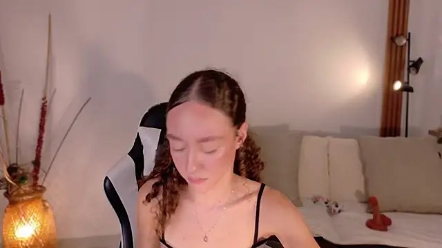 ChloeMoreti Adlı Modelin Canlı XXX Sohbeti