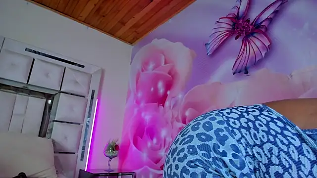 mia_peyton Adlı Modelin Canlı XXX Sohbeti